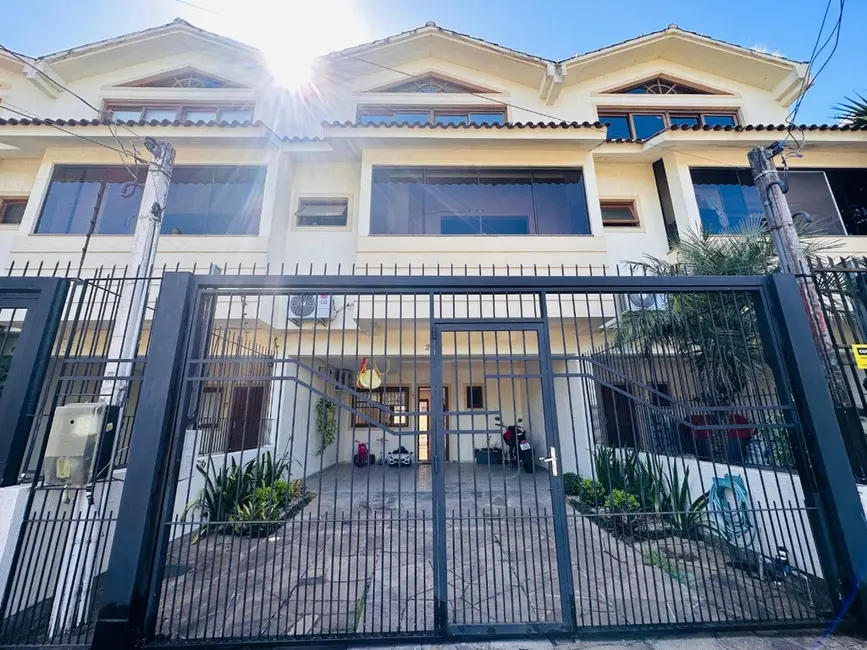 Foto 1 de Casa com 3 quartos à venda, 215m2 em Hípica, Porto Alegre - RS