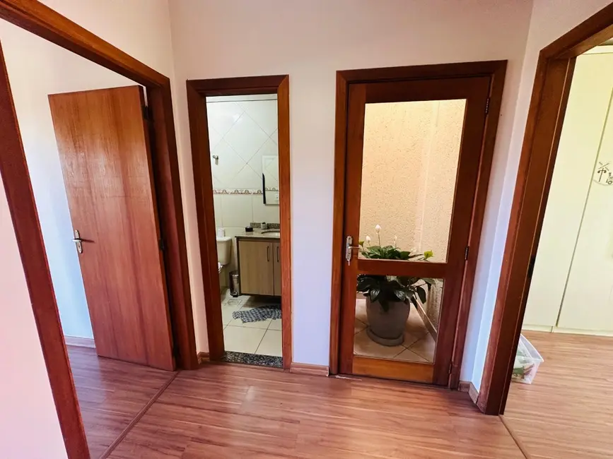 Foto 9 de Casa com 3 quartos à venda, 215m2 em Hípica, Porto Alegre - RS