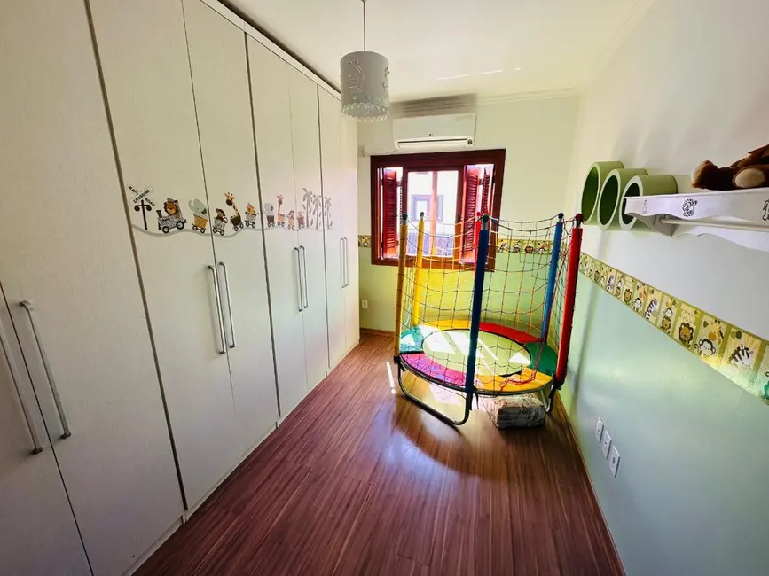 Foto 8 de Casa com 3 quartos à venda, 215m2 em Hípica, Porto Alegre - RS