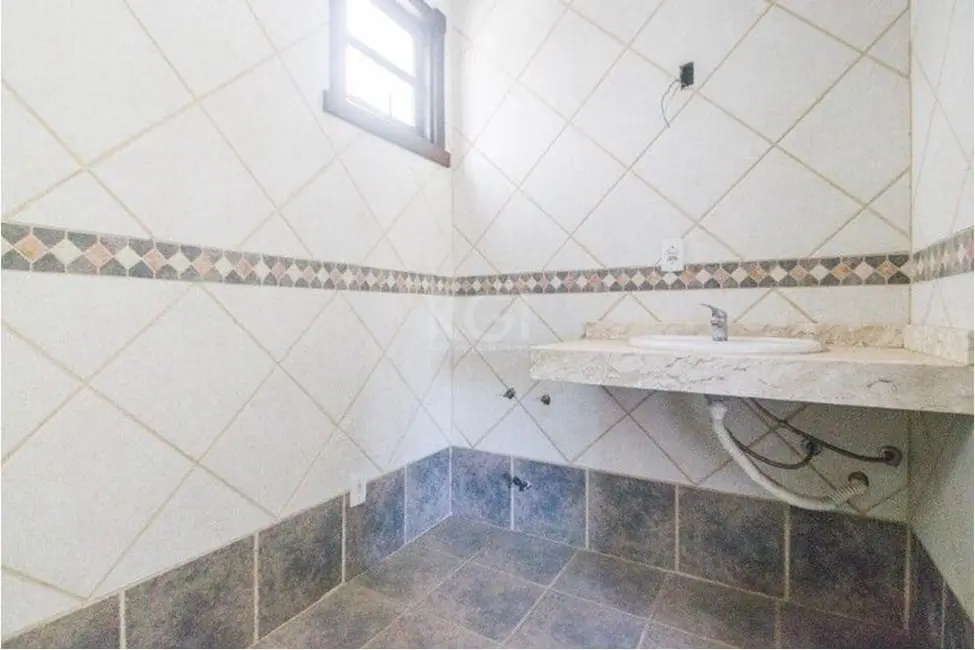 Casa com 4 quartos à venda, 297m2 em Jardim Itu, Porto Alegre - RS - imagem 3 Foto 3 de Casa com 4 quartos à venda, 297m2 em Jardim Itu, Porto Alegre - RS