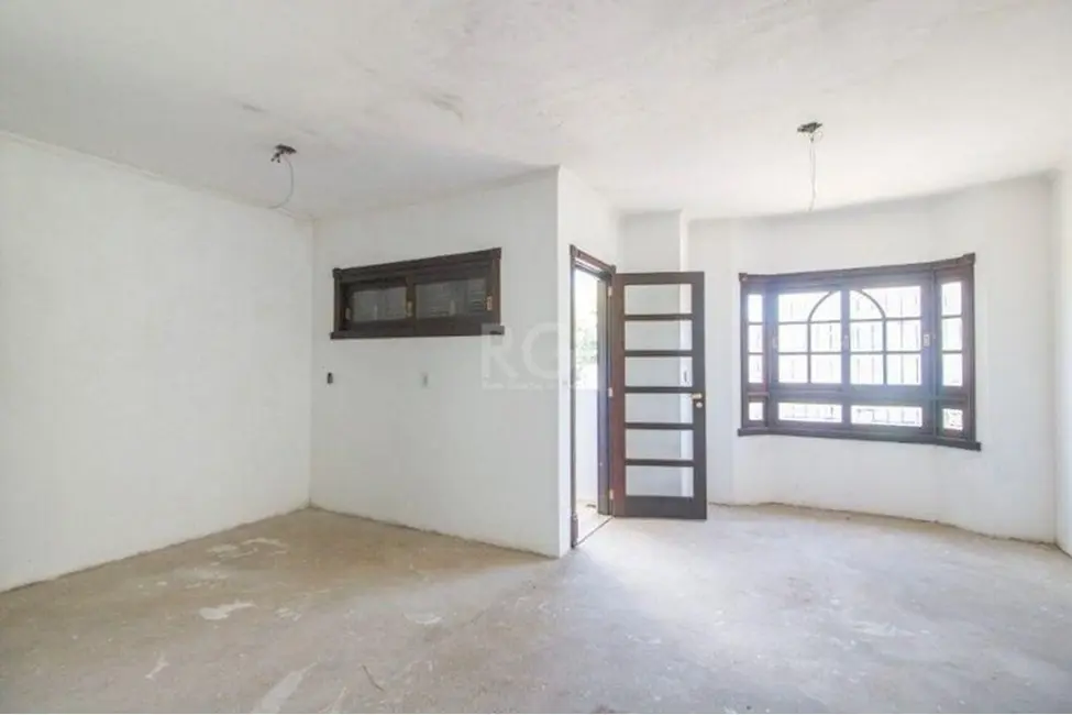 Casa com 4 quartos à venda, 297m2 em Jardim Itu, Porto Alegre - RS - imagem 7 Foto 7 de Casa com 4 quartos à venda, 297m2 em Jardim Itu, Porto Alegre - RS