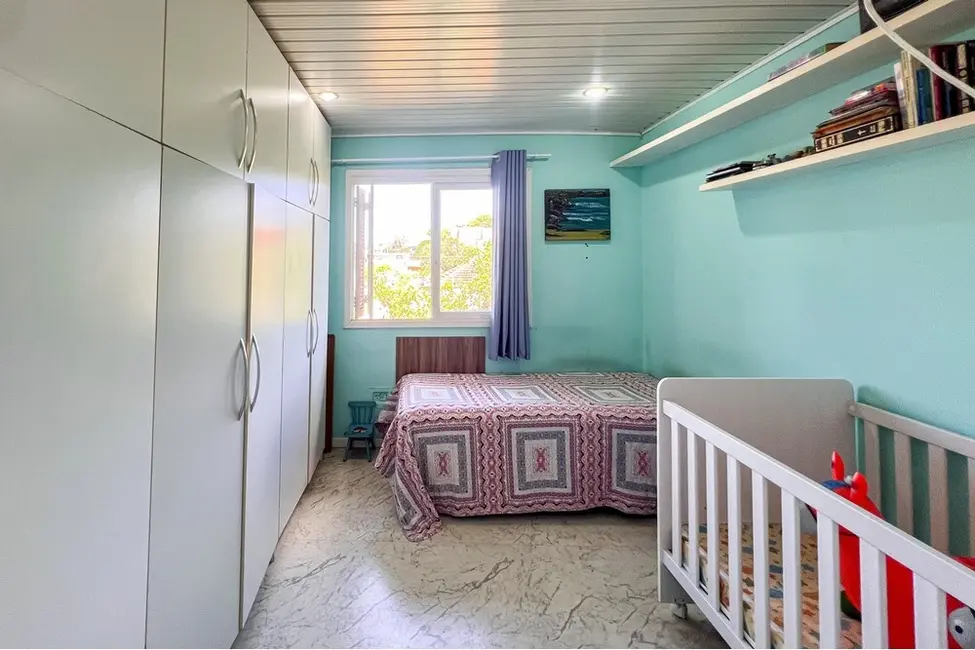 Casa com 5 quartos à venda, 247m2 em São José, Canoas - RS - imagem 8 Foto 8 de Casa com 5 quartos à venda, 247m2 em São José, Canoas - RS
