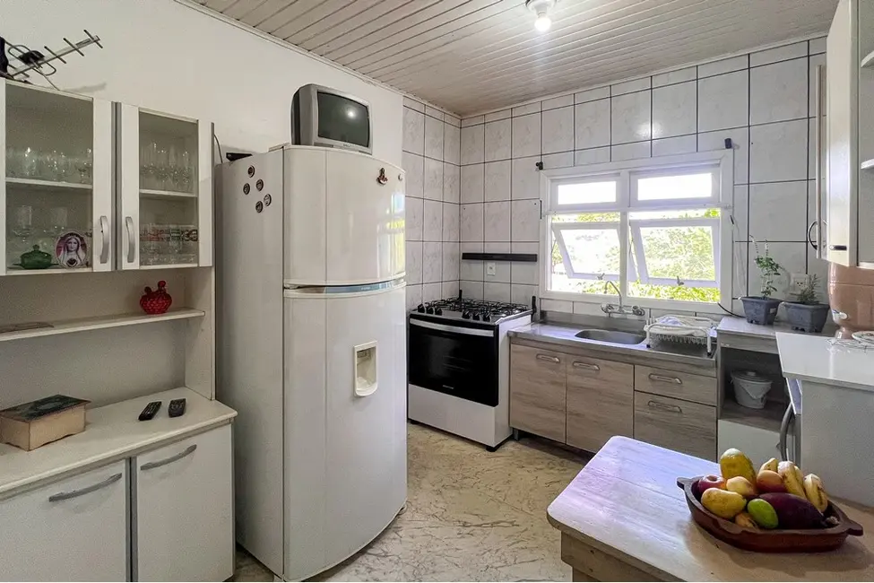 Casa com 5 quartos à venda, 247m2 em São José, Canoas - RS - imagem 9 Foto 9 de Casa com 5 quartos à venda, 247m2 em São José, Canoas - RS