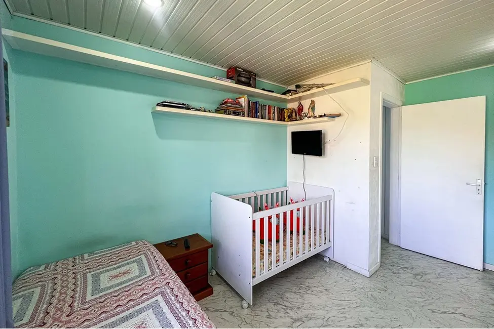 Casa com 5 quartos à venda, 247m2 em São José, Canoas - RS - imagem 7 Foto 7 de Casa com 5 quartos à venda, 247m2 em São José, Canoas - RS