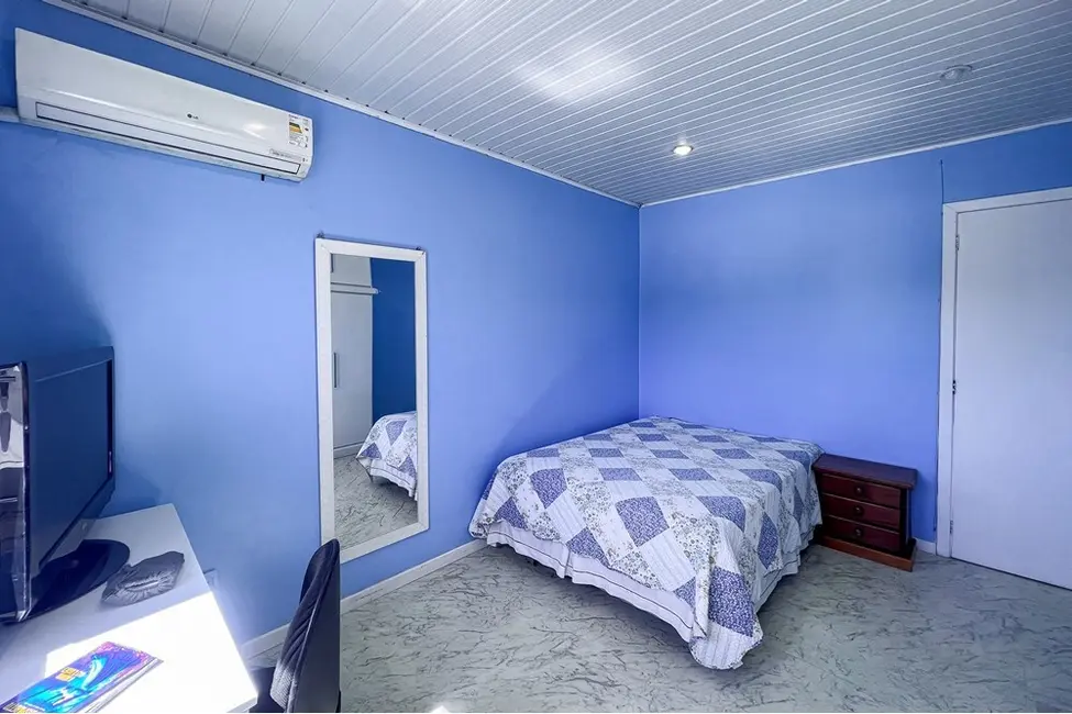 Casa com 5 quartos à venda, 247m2 em São José, Canoas - RS - imagem 3 Foto 3 de Casa com 5 quartos à venda, 247m2 em São José, Canoas - RS