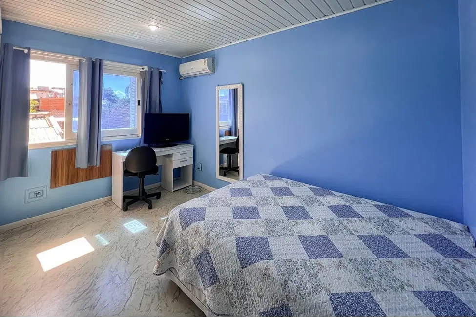 Casa com 5 quartos à venda, 247m2 em São José, Canoas - RS - imagem 6 Foto 6 de Casa com 5 quartos à venda, 247m2 em São José, Canoas - RS