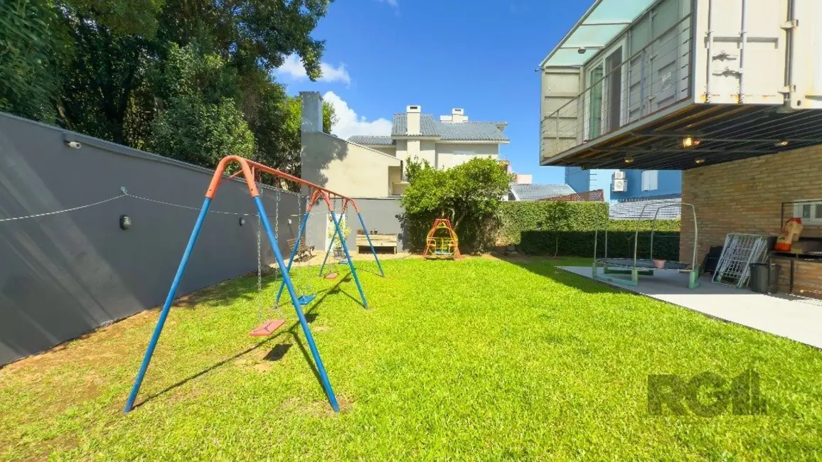 Casa com 3 quartos à venda, 333m2 em Teresópolis, Porto Alegre - RS - imagem 3 Foto 3 de Casa com 3 quartos à venda, 333m2 em Teresópolis, Porto Alegre - RS