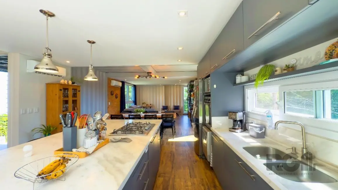 Casa com 3 quartos à venda, 333m2 em Teresópolis, Porto Alegre - RS - imagem 5 Foto 5 de Casa com 3 quartos à venda, 333m2 em Teresópolis, Porto Alegre - RS