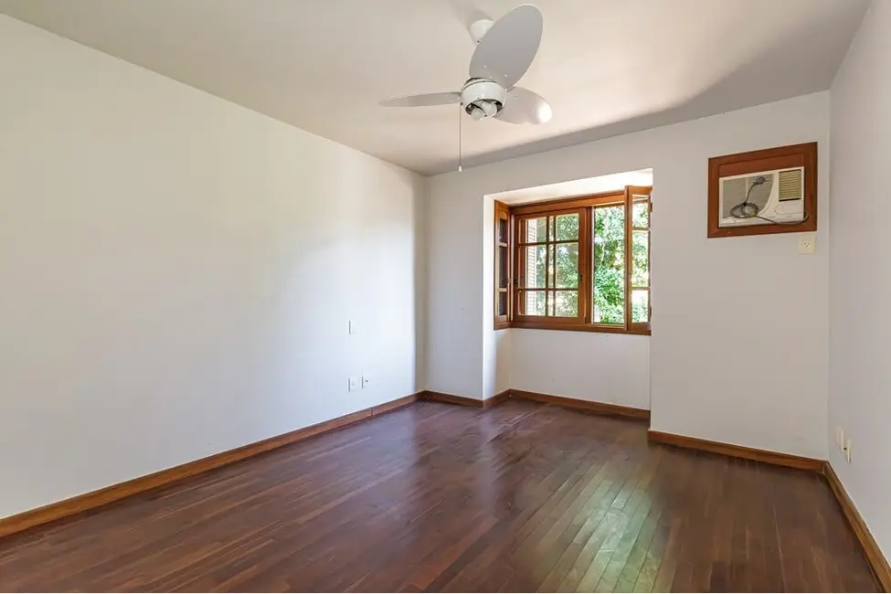 Foto 3 de Casa de Condomínio com 3 quartos à venda, 205m2 em Ipanema, Porto Alegre - RS