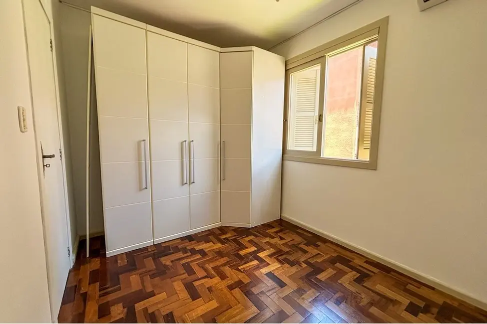 Foto 2 de Apartamento com 2 quartos à venda, 41m2 em Menino Deus, Porto Alegre - RS
