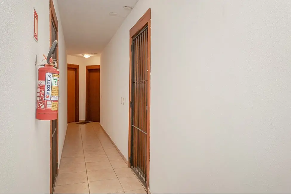 Apartamento com 2 quartos à venda, 48m2 em Teresópolis, Porto Alegre - RS - imagem 7 Foto 7 de Apartamento com 2 quartos à venda, 48m2 em Teresópolis, Porto Alegre - RS