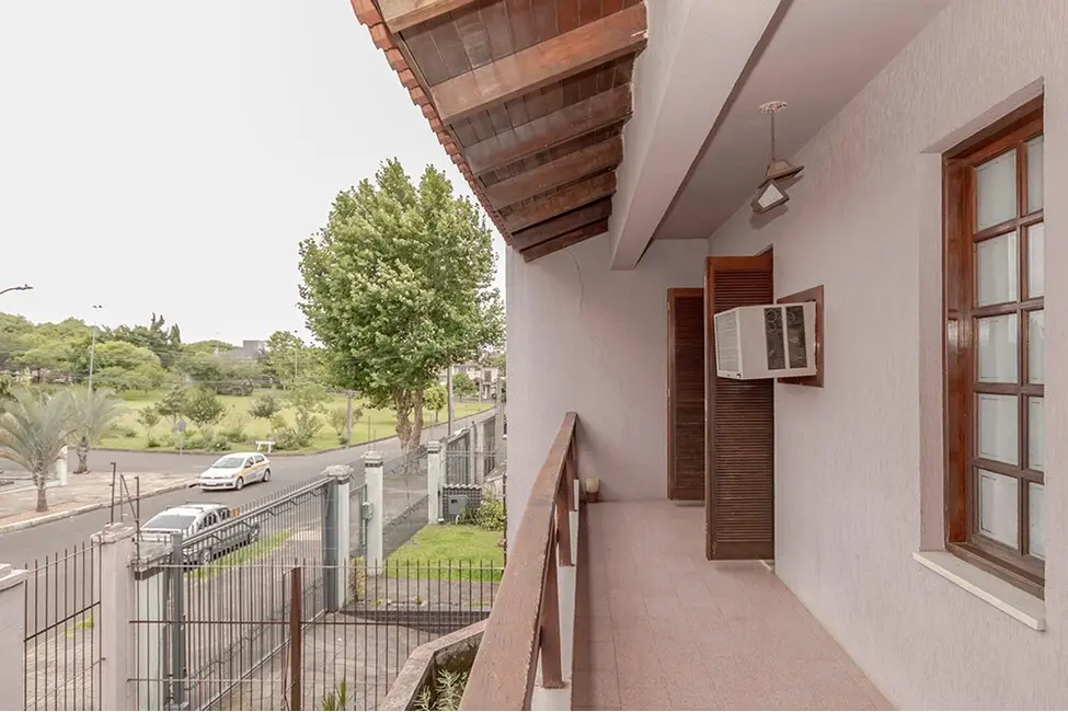 Casa com 4 quartos à venda, 388m2 em Jardim Itu, Porto Alegre - RS - imagem 7 Foto 7 de Casa com 4 quartos à venda, 388m2 em Jardim Itu, Porto Alegre - RS
