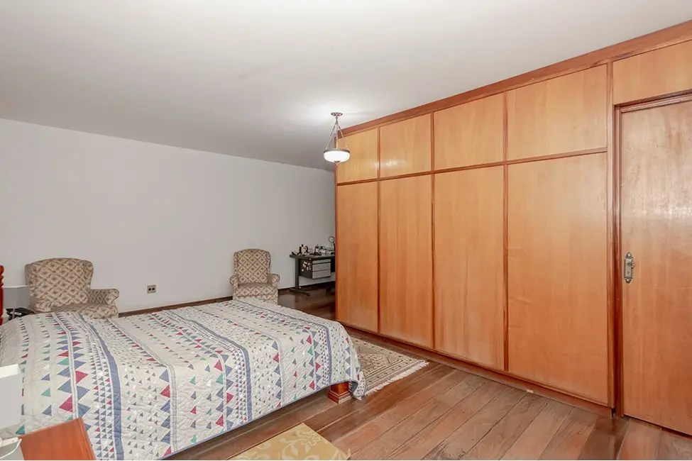 Casa com 4 quartos à venda, 388m2 em Jardim Itu, Porto Alegre - RS - imagem 3 Foto 3 de Casa com 4 quartos à venda, 388m2 em Jardim Itu, Porto Alegre - RS