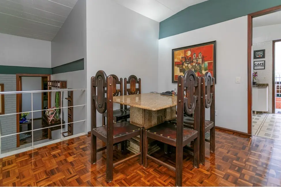 Foto 3 de Casa com 3 quartos à venda, 214m2 em São Sebastião, Porto Alegre - RS