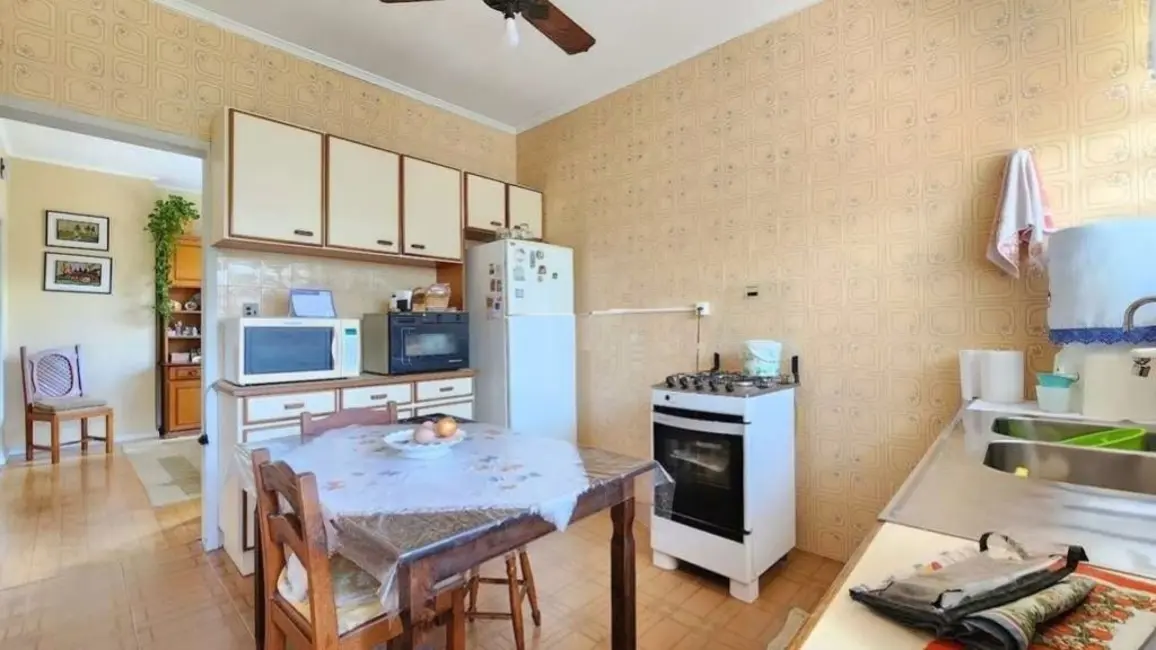 Casa com 3 quartos à venda, 155m2 em Vila Ipiranga, Porto Alegre - RS - imagem 9 Foto 9 de Casa com 3 quartos à venda, 155m2 em Vila Ipiranga, Porto Alegre - RS