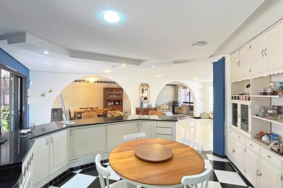 Casa com 3 quartos à venda, 395m2 em Espírito Santo, Porto Alegre - RS - imagem 4 Foto 4 de Casa com 3 quartos à venda, 395m2 em Espírito Santo, Porto Alegre - RS