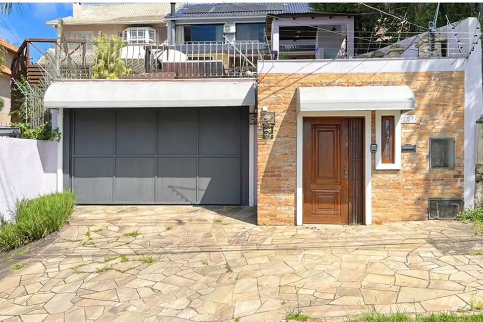 Foto 1 de Casa com 3 quartos à venda, 395m2 em Espírito Santo, Porto Alegre - RS