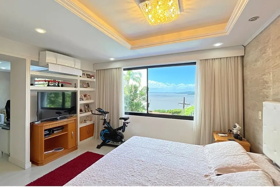 Casa com 3 quartos à venda, 395m2 em Espírito Santo, Porto Alegre - RS - imagem 9 Foto 9 de Casa com 3 quartos à venda, 395m2 em Espírito Santo, Porto Alegre - RS