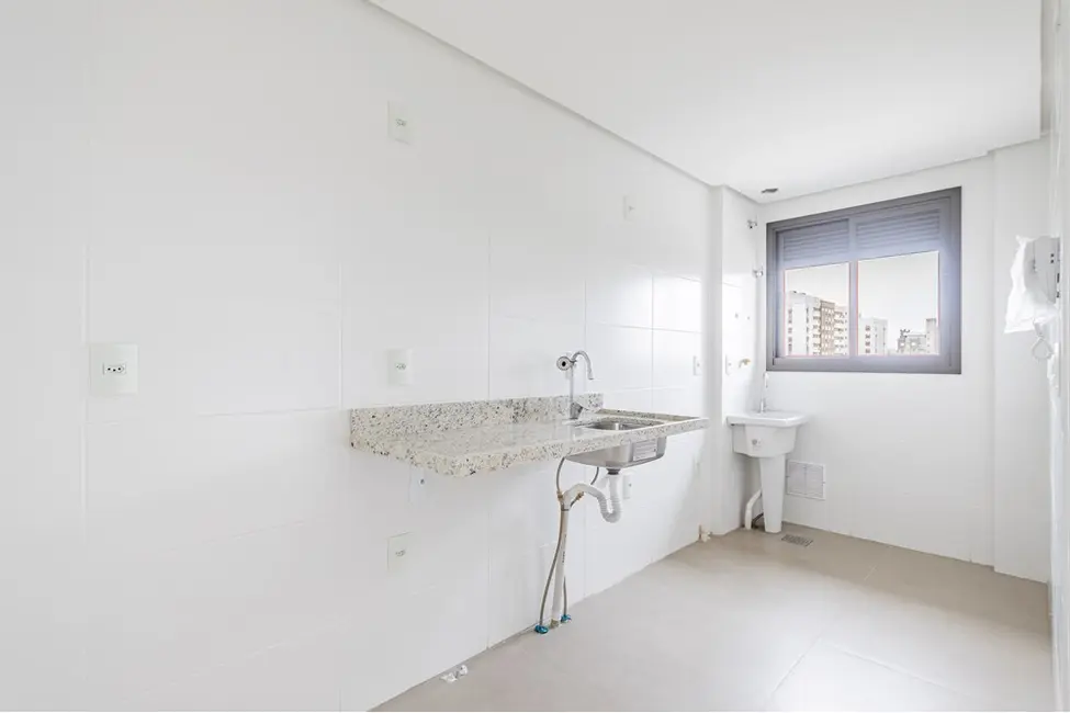 Apartamento com 2 quartos à venda, 64m2 em Passo da Areia, Porto Alegre - RS - imagem 4 Foto 4 de Apartamento com 2 quartos à venda, 64m2 em Passo da Areia, Porto Alegre - RS