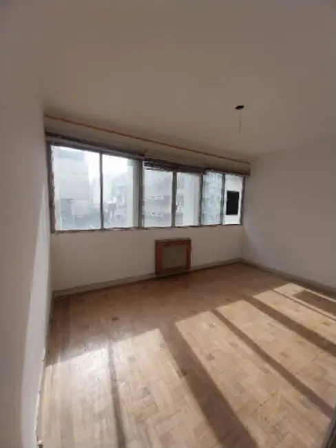 Apartamento com 3 quartos à venda, 172m2 em Centro Histórico, Porto Alegre - RS - imagem 5 Foto 5 de Apartamento com 3 quartos à venda, 172m2 em Centro Histórico, Porto Alegre - RS