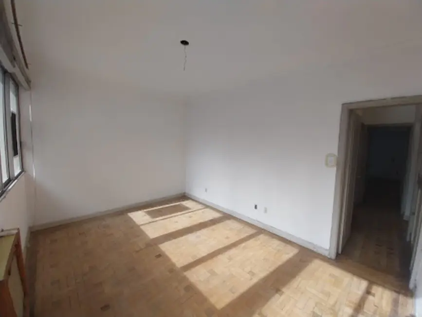 Apartamento com 3 quartos à venda, 172m2 em Centro Histórico, Porto Alegre - RS - imagem 6 Foto 6 de Apartamento com 3 quartos à venda, 172m2 em Centro Histórico, Porto Alegre - RS