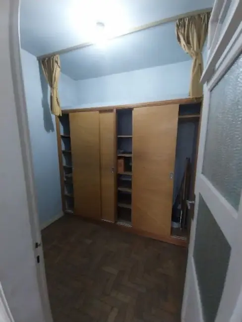 Apartamento com 3 quartos à venda, 172m2 em Centro Histórico, Porto Alegre - RS - imagem 8 Foto 8 de Apartamento com 3 quartos à venda, 172m2 em Centro Histórico, Porto Alegre - RS