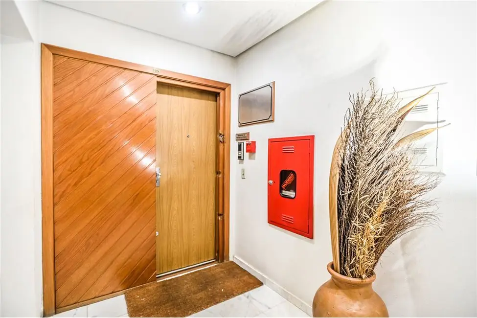 Sala Comercial à venda, 53m2 em Centro Histórico, Porto Alegre - RS - imagem 6 Foto 6 de Sala Comercial à venda, 53m2 em Centro Histórico, Porto Alegre - RS