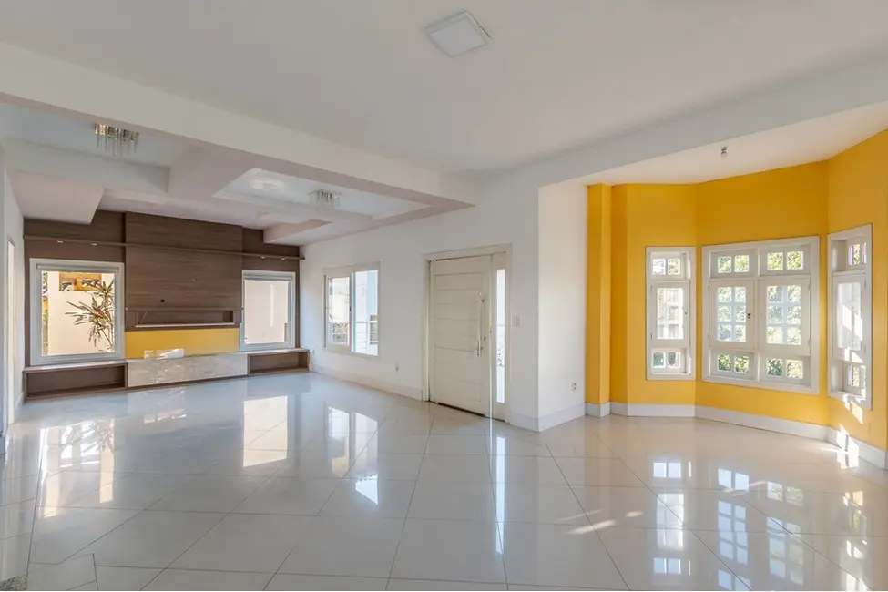 Casa de Condomínio com 3 quartos à venda, 310m2 em Elsa, Viamao - RS - imagem 3 Foto 3 de Casa de Condomínio com 3 quartos à venda, 310m2 em Elsa, Viamao - RS