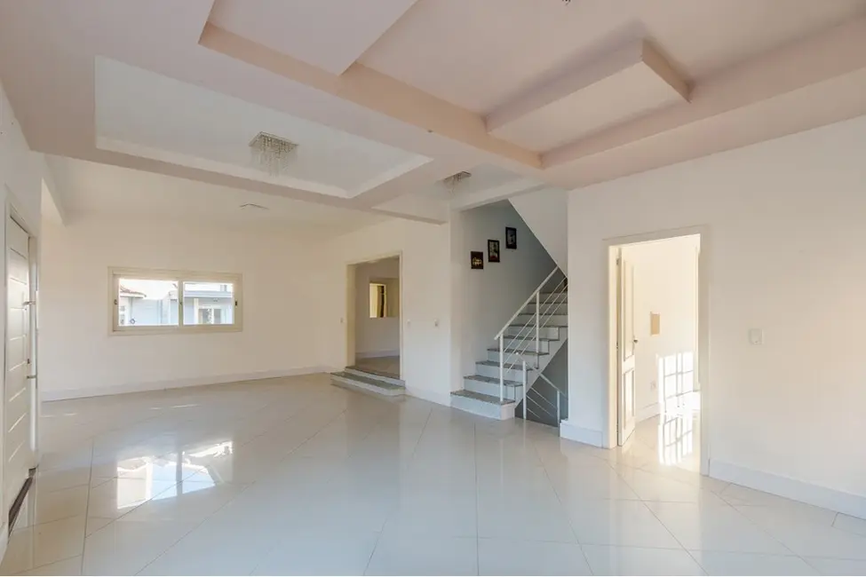 Casa de Condomínio com 3 quartos à venda, 310m2 em Elsa, Viamao - RS - imagem 5 Foto 5 de Casa de Condomínio com 3 quartos à venda, 310m2 em Elsa, Viamao - RS