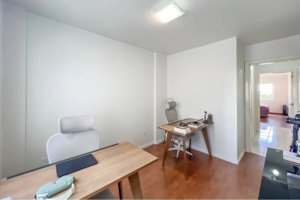 Apartamento com 2 quartos à venda, 78m2 em Centro, Canoas - RS - imagem 6 Foto 6 de Apartamento com 2 quartos à venda, 78m2 em Centro, Canoas - RS