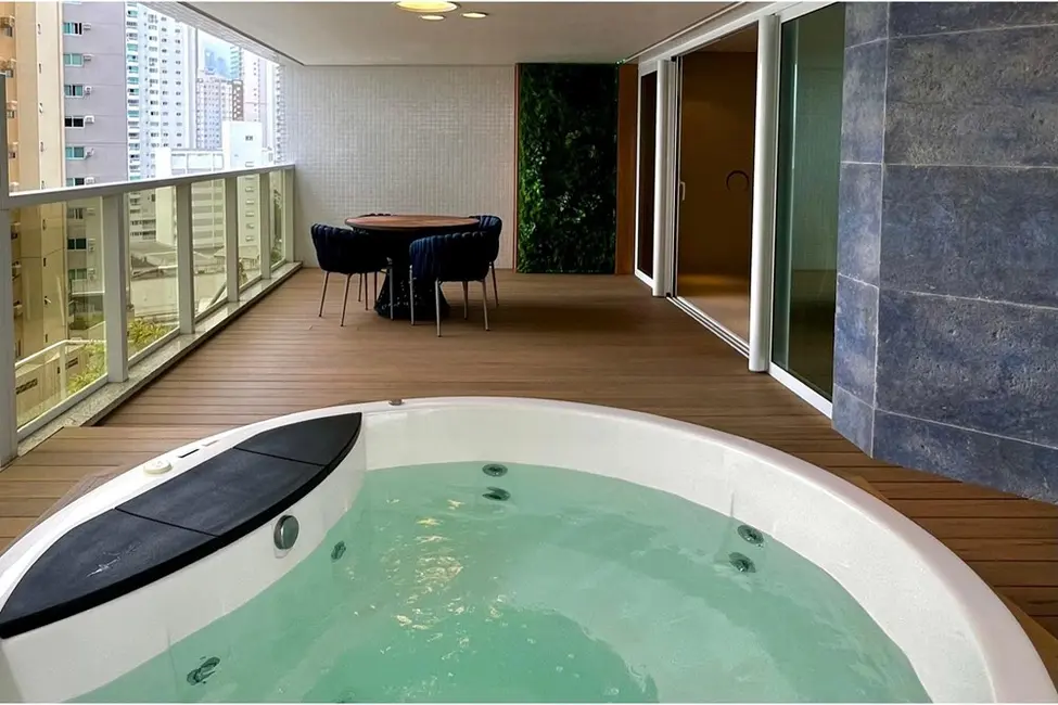 Foto 1 de Apartamento com 5 quartos à venda, 240m2 em Pioneiros, Balneario Camboriu - SC