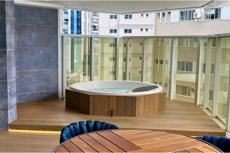 Foto 2 de Apartamento com 5 quartos à venda, 240m2 em Pioneiros, Balneario Camboriu - SC