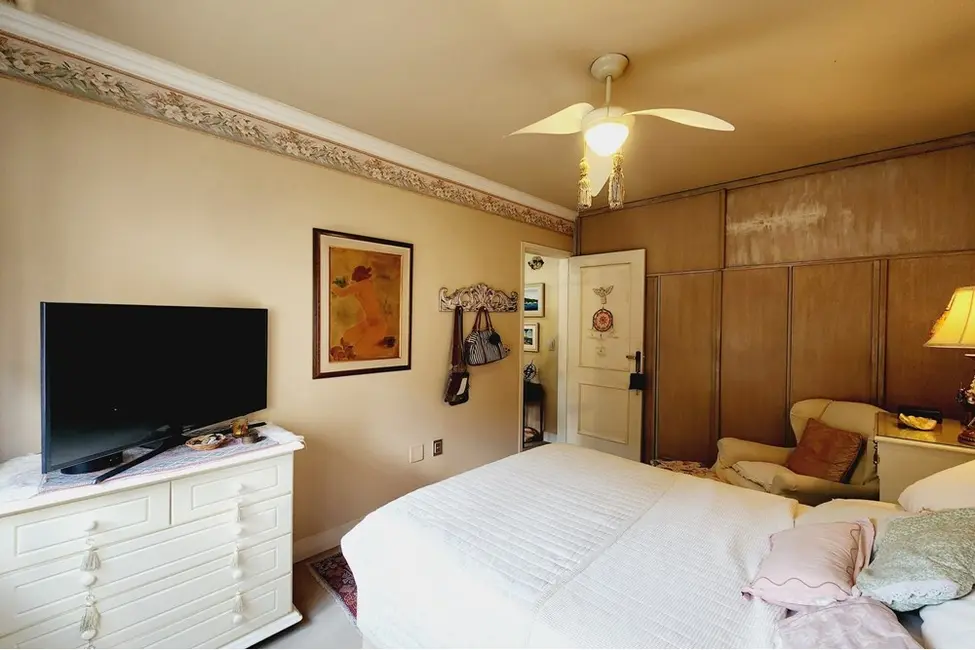 Apartamento com 2 quartos à venda, 71m2 em Higienópolis, Porto Alegre - RS - imagem 8 Foto 8 de Apartamento com 2 quartos à venda, 71m2 em Higienópolis, Porto Alegre - RS