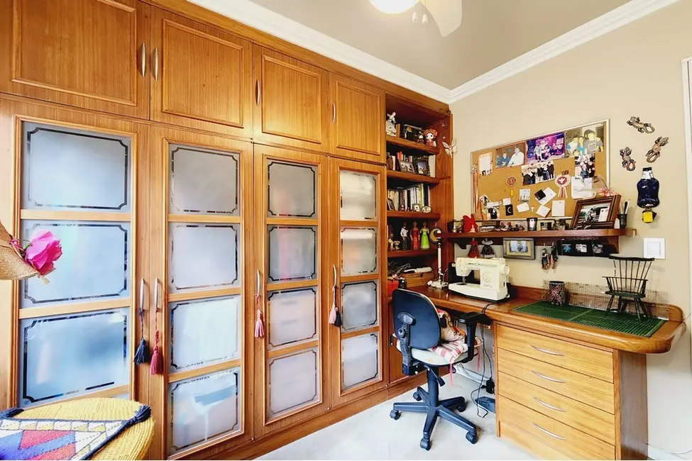 Apartamento com 2 quartos à venda, 71m2 em Higienópolis, Porto Alegre - RS - imagem 4 Foto 4 de Apartamento com 2 quartos à venda, 71m2 em Higienópolis, Porto Alegre - RS