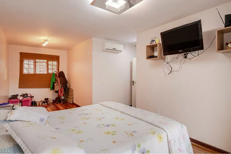 Foto 6 de Casa com 4 quartos à venda, 233m2 em Jardim Itu, Porto Alegre - RS