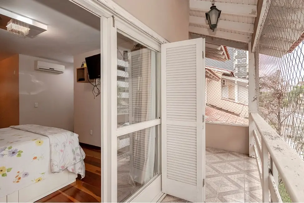 Foto 5 de Casa com 4 quartos à venda, 233m2 em Jardim Itu, Porto Alegre - RS