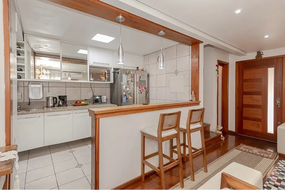 Foto 2 de Casa de Condomínio com 3 quartos à venda, 230m2 em Tristeza, Porto Alegre - RS