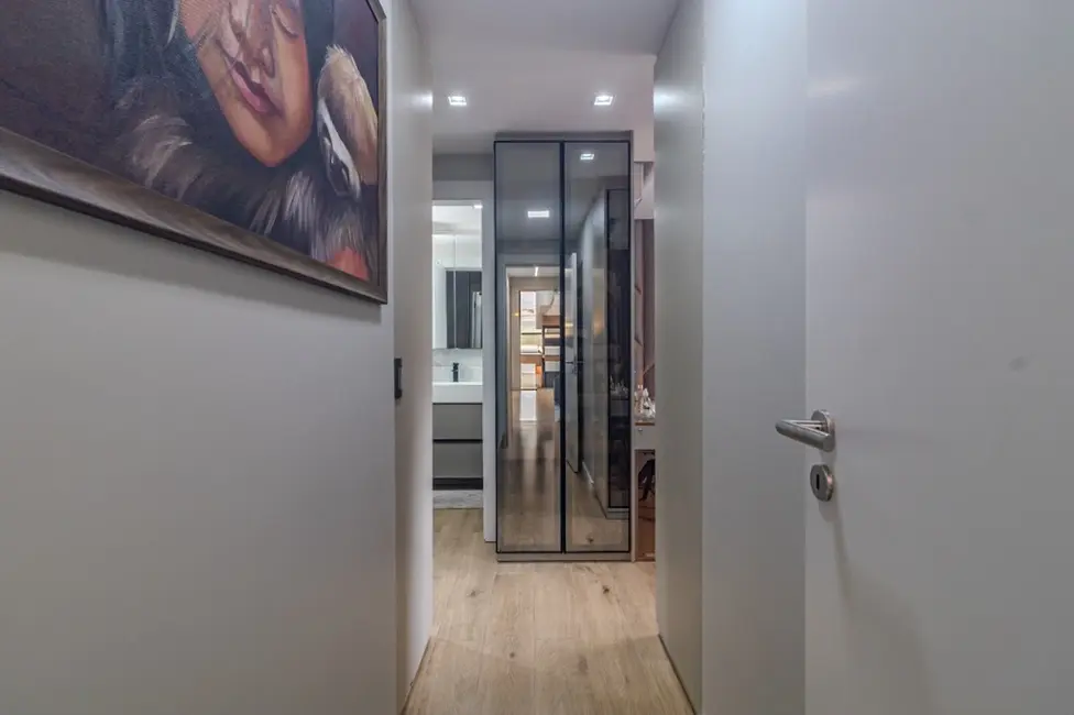 Apartamento com 3 quartos à venda, 127m2 em Porto Alegre - RS - imagem 8 Foto 8 de Apartamento com 3 quartos à venda, 127m2 em Porto Alegre - RS