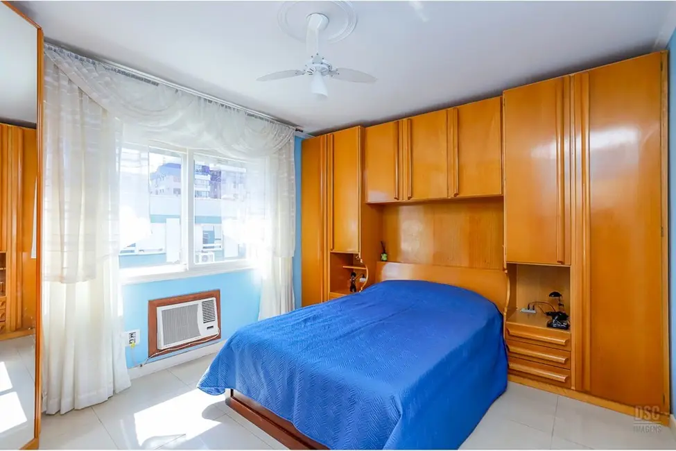 Apartamento com 3 quartos à venda, 180m2 em Menino Deus, Porto Alegre - RS - imagem 2 Foto 2 de Apartamento com 3 quartos à venda, 180m2 em Menino Deus, Porto Alegre - RS