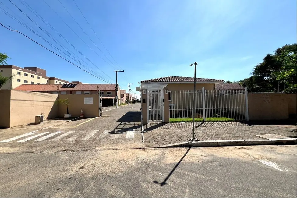 Casa com 2 quartos à venda, 103m2 em Rio Branco, Canoas - RS - imagem 3 Foto 3 de Casa com 2 quartos à venda, 103m2 em Rio Branco, Canoas - RS