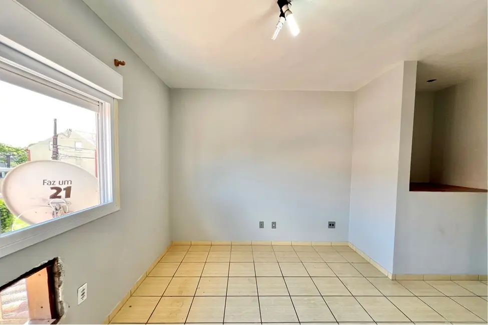 Casa com 2 quartos à venda, 103m2 em Rio Branco, Canoas - RS - imagem 2 Foto 2 de Casa com 2 quartos à venda, 103m2 em Rio Branco, Canoas - RS