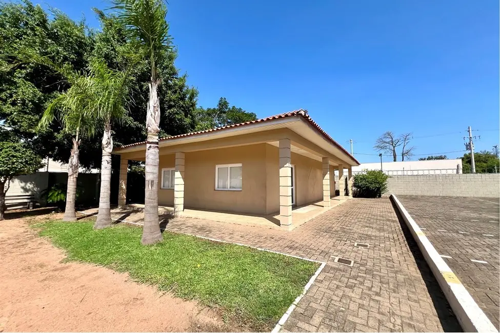 Casa com 2 quartos à venda, 103m2 em Rio Branco, Canoas - RS - imagem 8 Foto 8 de Casa com 2 quartos à venda, 103m2 em Rio Branco, Canoas - RS
