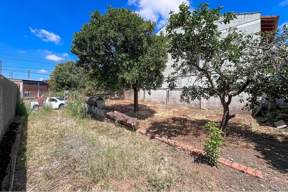 Foto 1 de Terreno / Lote à venda, 330m2 em São José, Canoas - RS