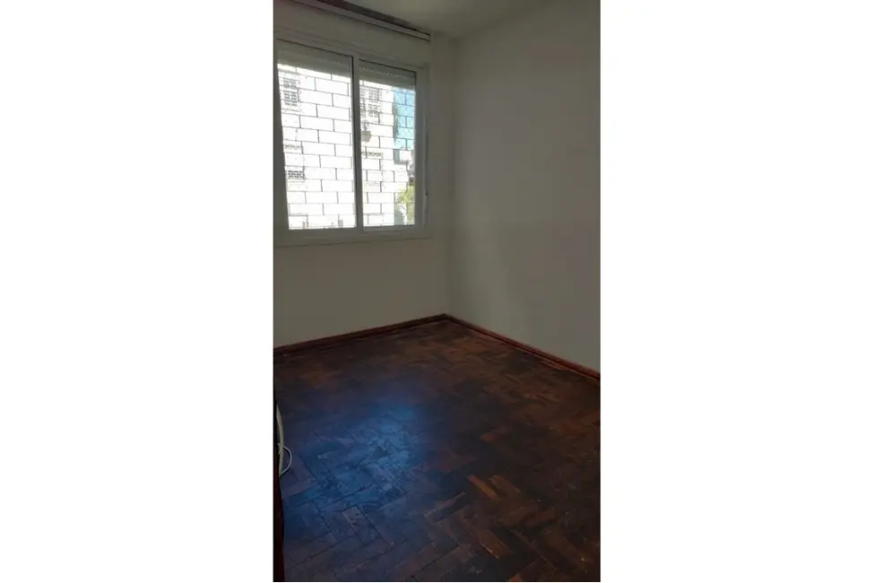 Apartamento com 2 quartos à venda, 53m2 em Santo Antônio, Porto Alegre - RS - imagem 5 Foto 5 de Apartamento com 2 quartos à venda, 53m2 em Santo Antônio, Porto Alegre - RS