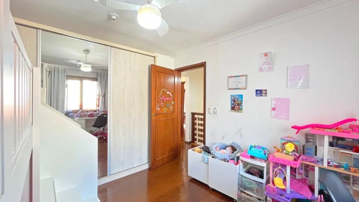 Casa com 3 quartos à venda, 172m2 em Teresópolis, Porto Alegre - RS - imagem 2 Foto 2 de Casa com 3 quartos à venda, 172m2 em Teresópolis, Porto Alegre - RS