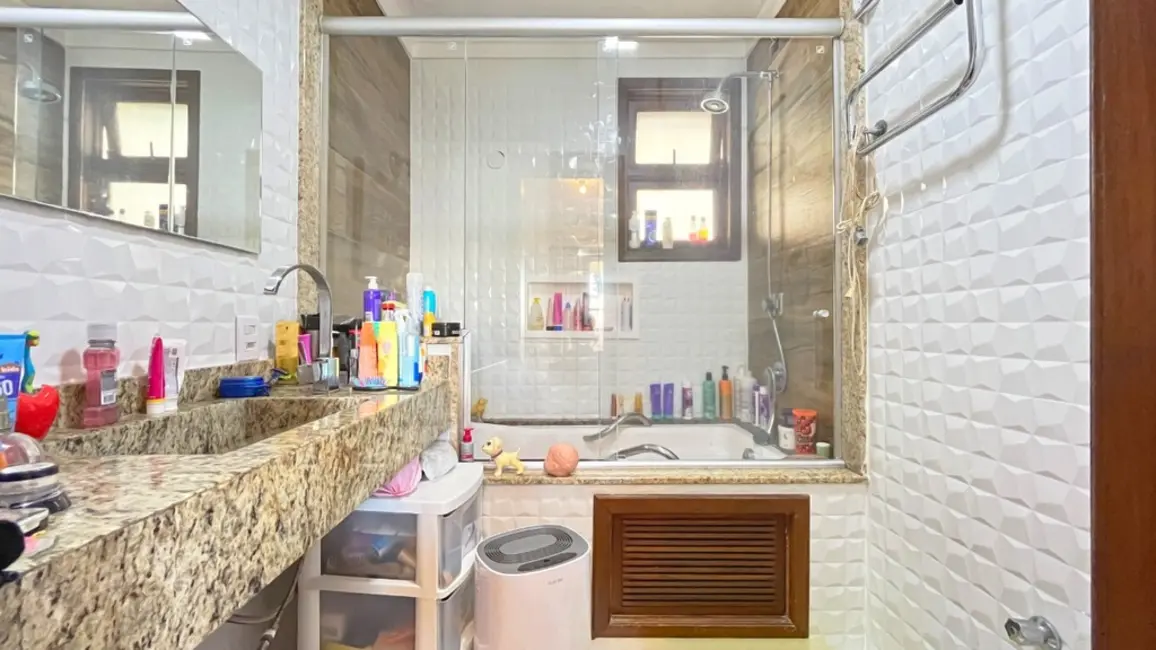 Casa com 3 quartos à venda, 172m2 em Teresópolis, Porto Alegre - RS - imagem 8 Foto 8 de Casa com 3 quartos à venda, 172m2 em Teresópolis, Porto Alegre - RS