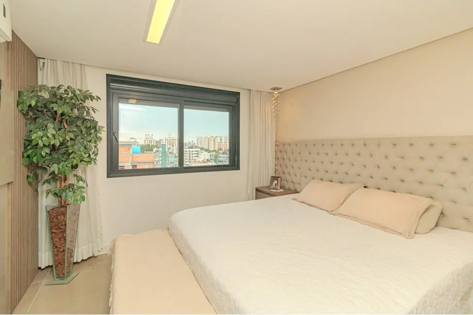 Apartamento com 3 quartos à venda, 103m2 em Passo da Areia, Porto Alegre - RS - imagem 4 Foto 4 de Apartamento com 3 quartos à venda, 103m2 em Passo da Areia, Porto Alegre - RS