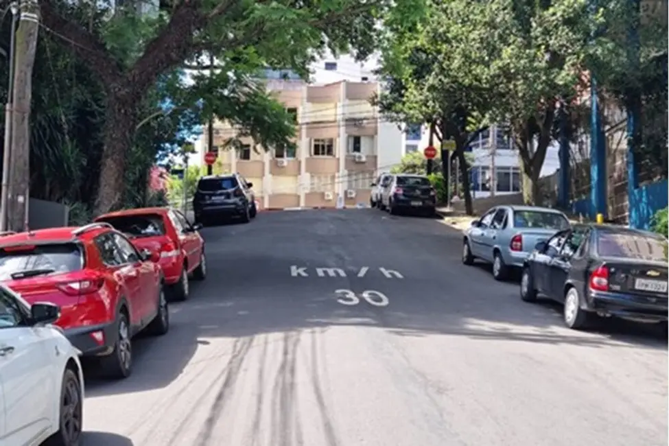 Fazenda / Haras à venda, 377m2 em Auxiliadora, Porto Alegre - RS - imagem 4 Foto 4 de Fazenda / Haras à venda, 377m2 em Auxiliadora, Porto Alegre - RS