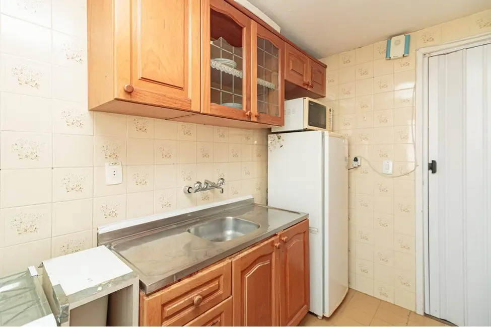 Foto 2 de Apartamento com 1 quarto à venda, 39m2 em Passo da Areia, Porto Alegre - RS