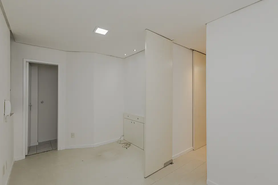 Foto 3 de Sala Comercial à venda, 45m2 em Independência, Porto Alegre - RS